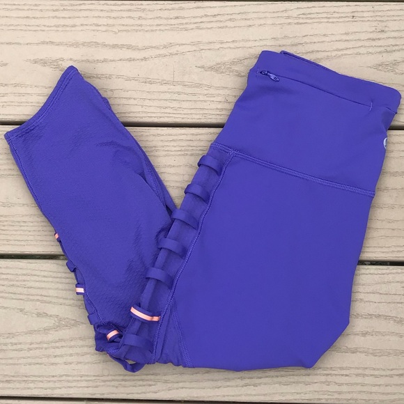 lululemon athletica Pants - Lululemon Cropped Leggings - Size 4